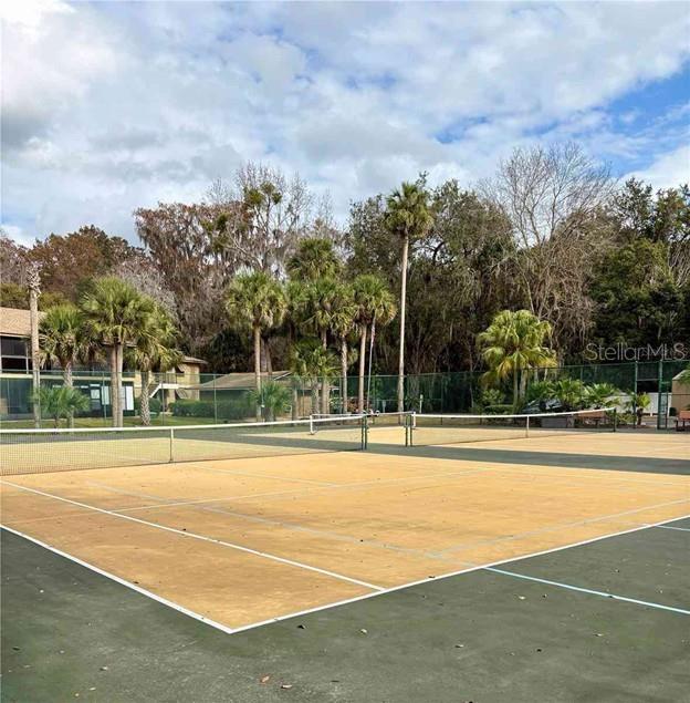 LAKESIDE CONDO APTS - Residential