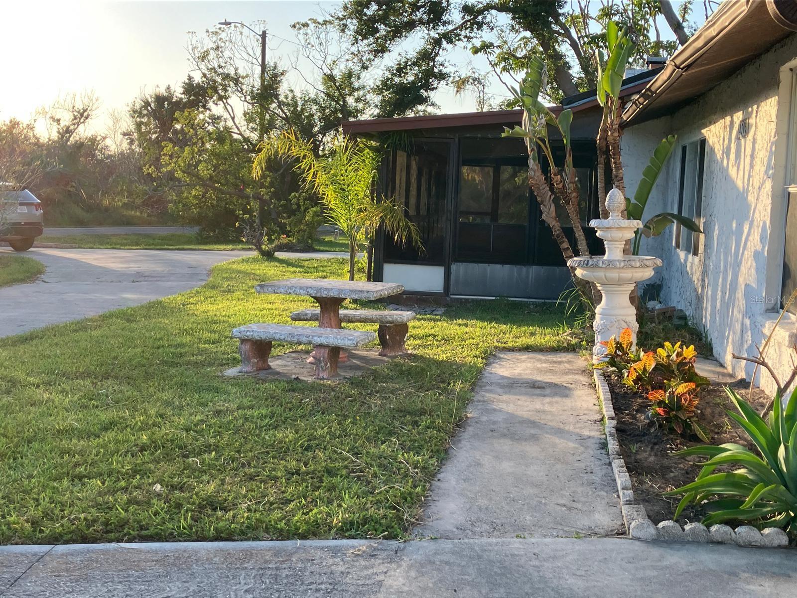 SOUTH VENICE - Residential