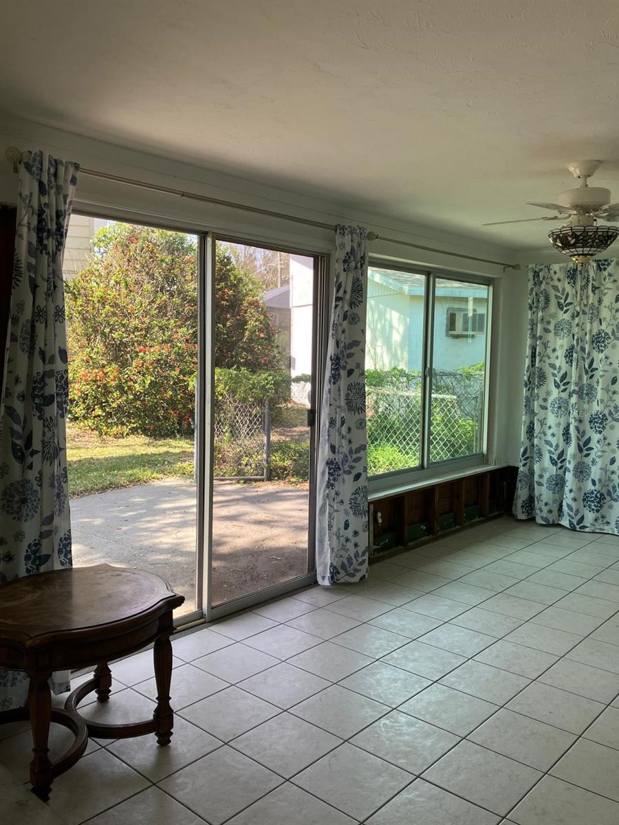 SOUTH VENICE - Residential