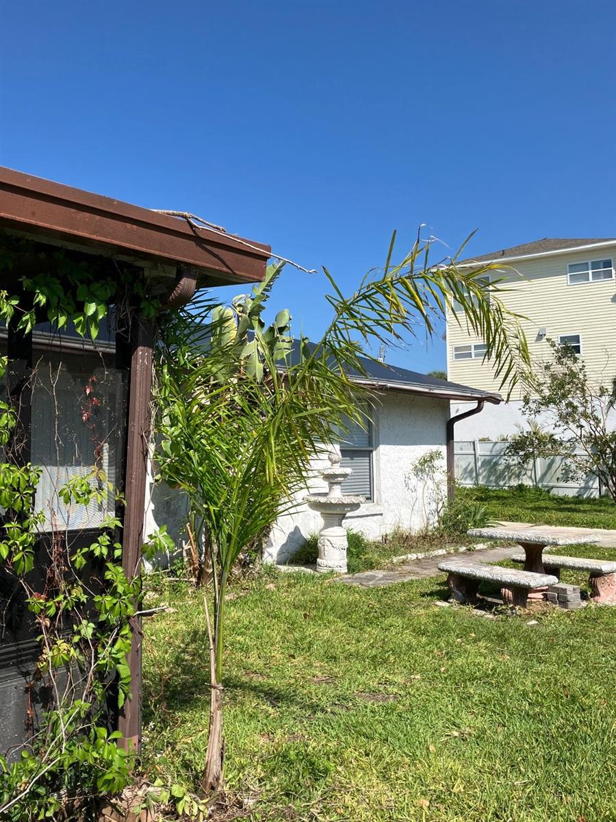 SOUTH VENICE - Residential