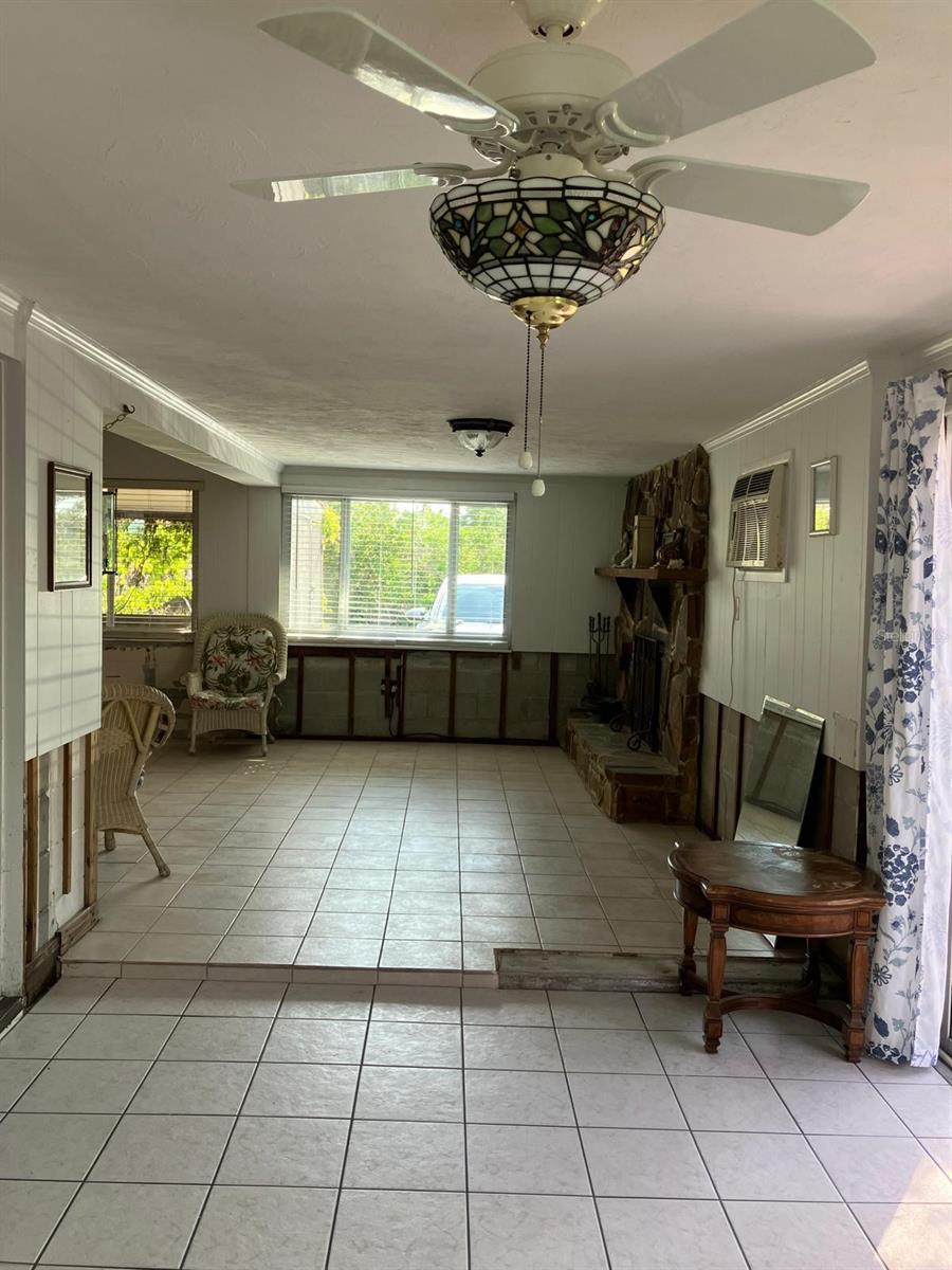 SOUTH VENICE - Residential