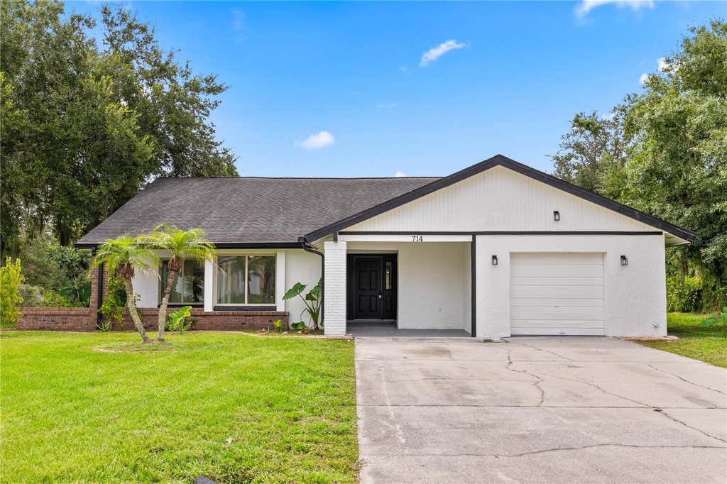 Photo of 714 Divot Lane, Poinciana, FL 34759 (MLS # S5155209)