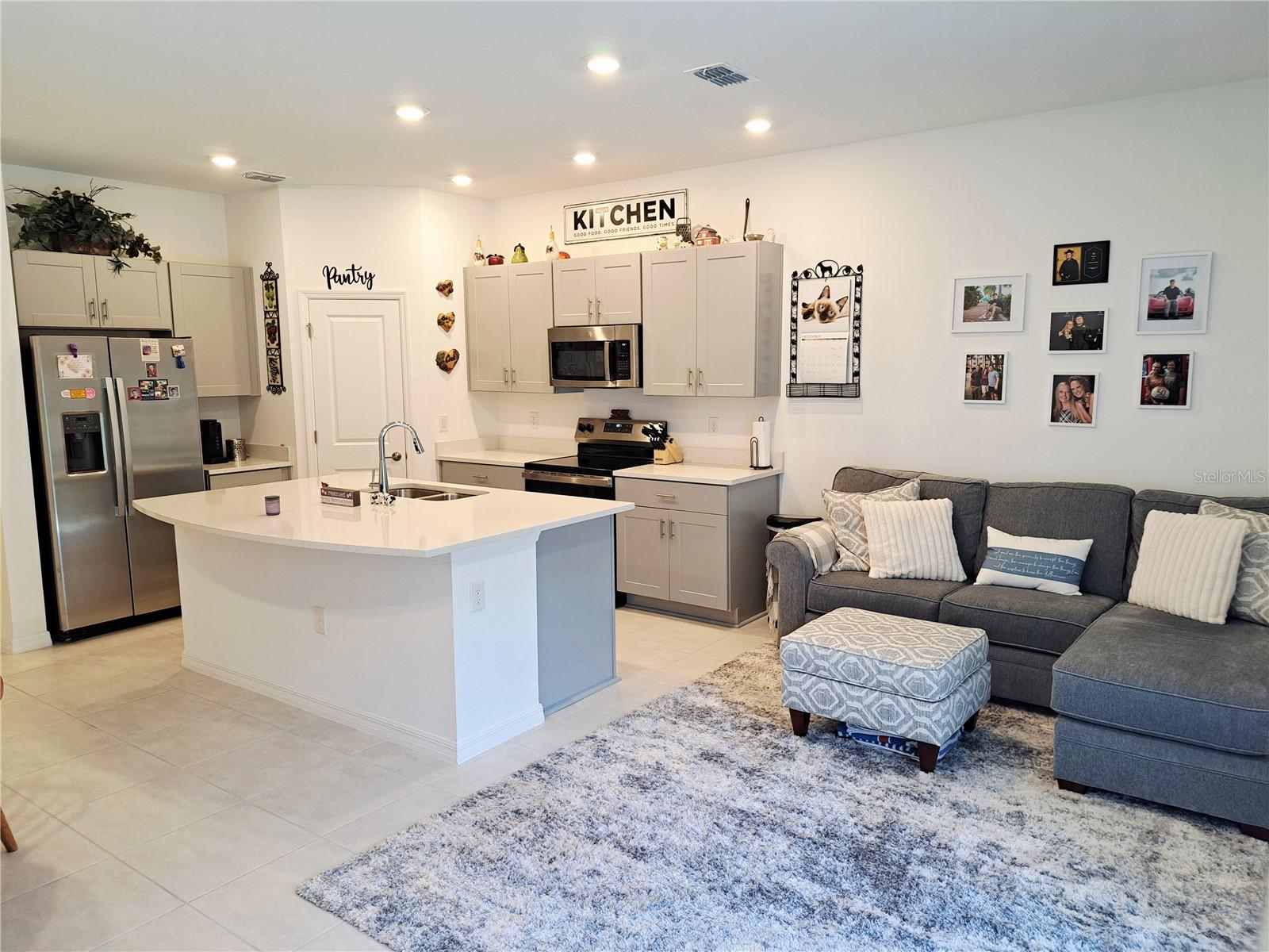 BELLA VITA PHASE 3 PB 198 PGS 1-8 LOT 171 - Residential