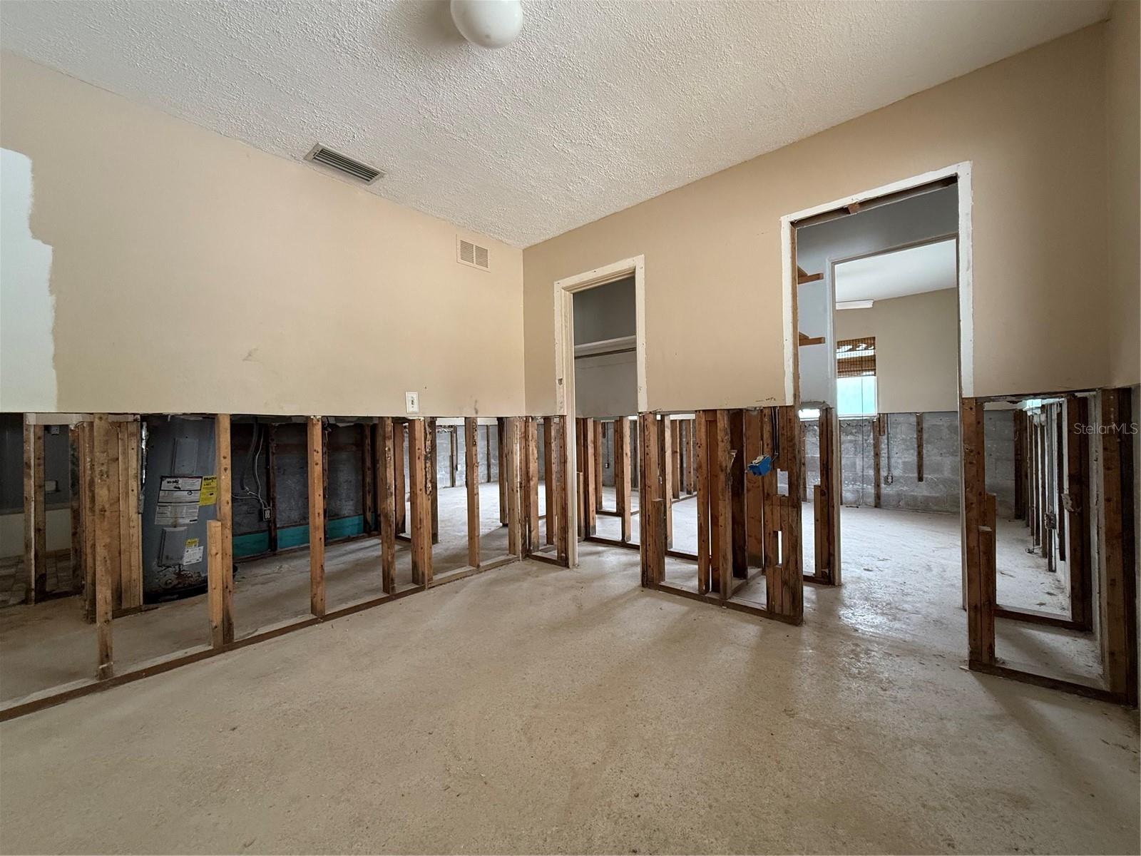 BOCA CIEGA ISLE - Residential