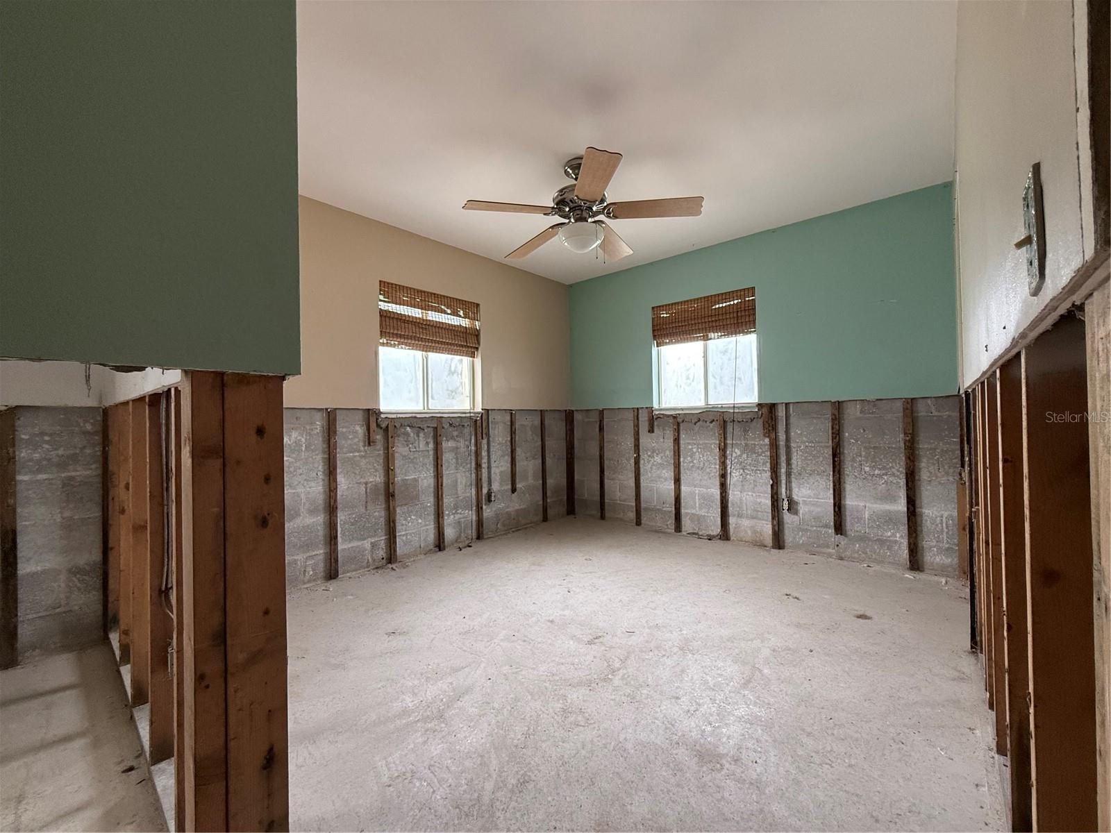 BOCA CIEGA ISLE - Residential