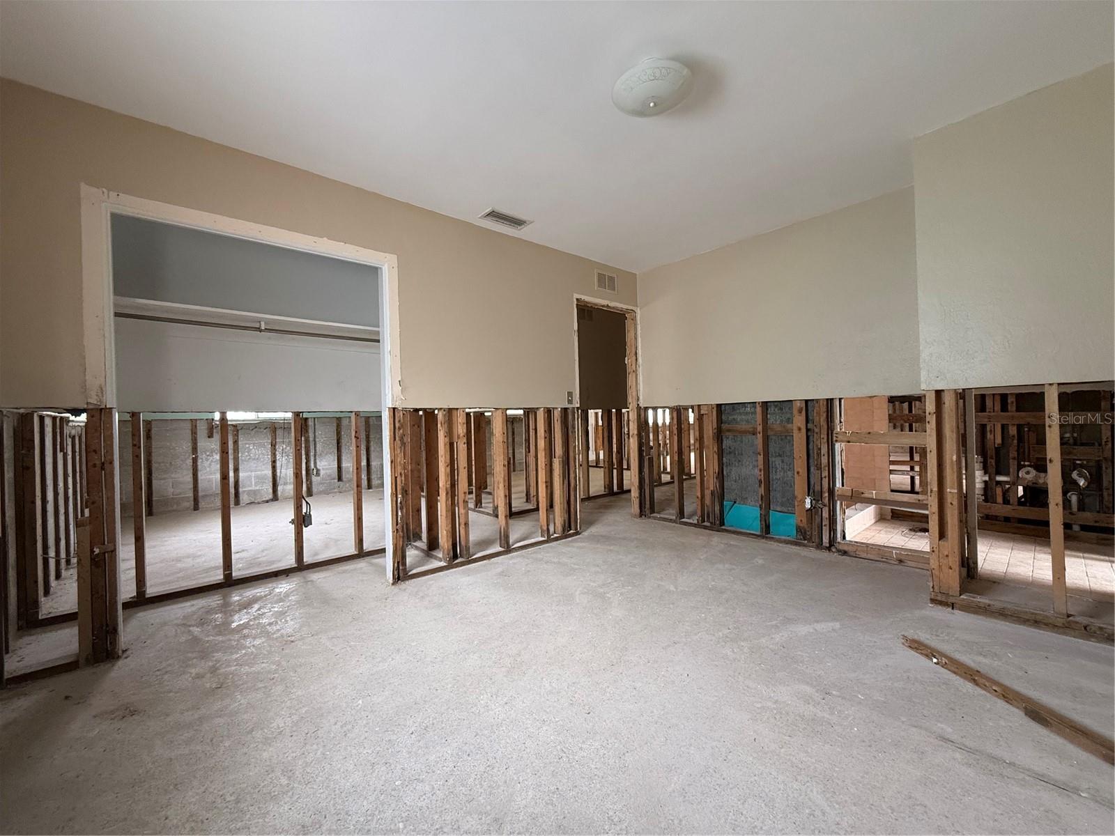 BOCA CIEGA ISLE - Residential