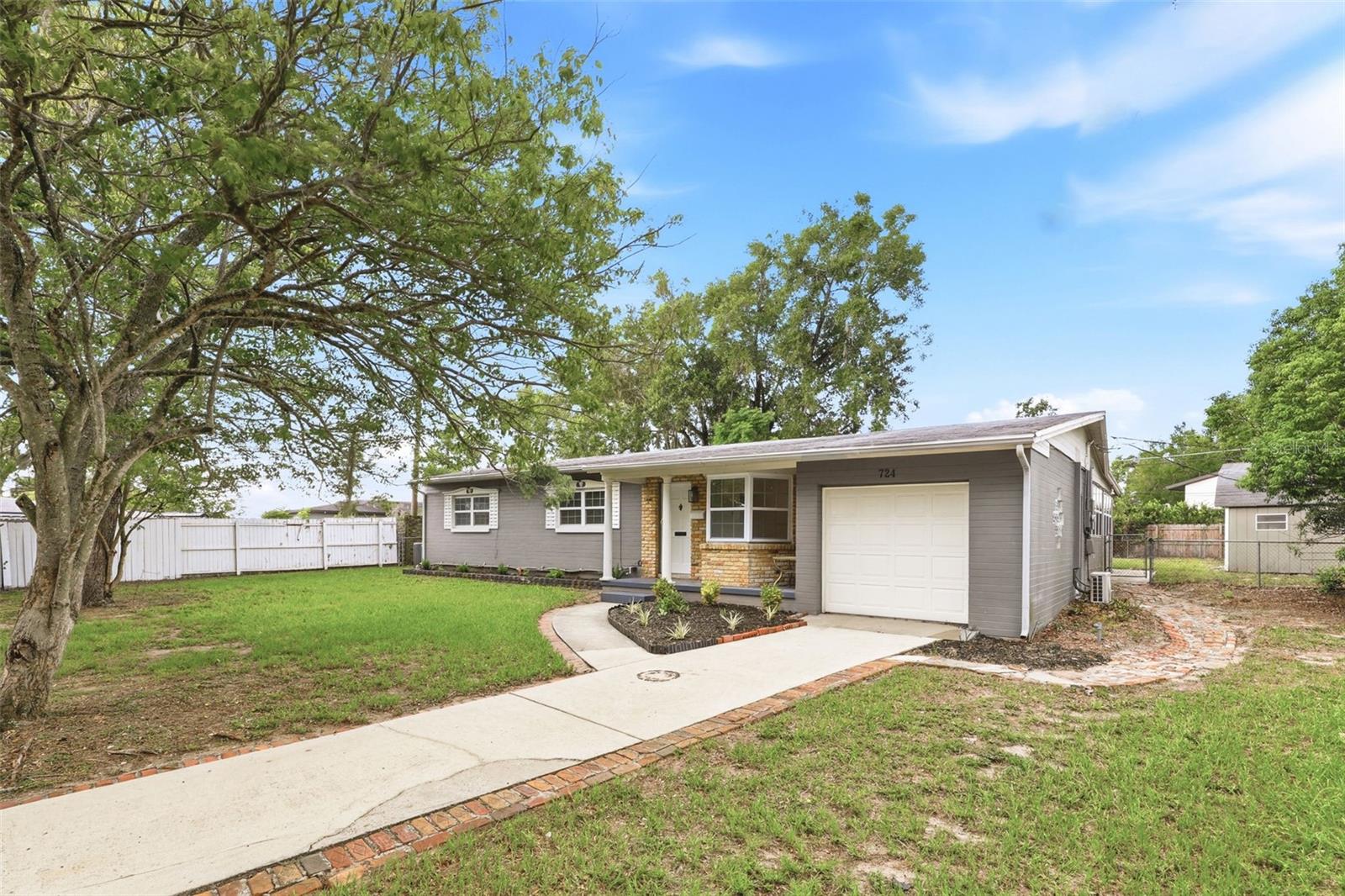 724 BRAIDWOOD LANE