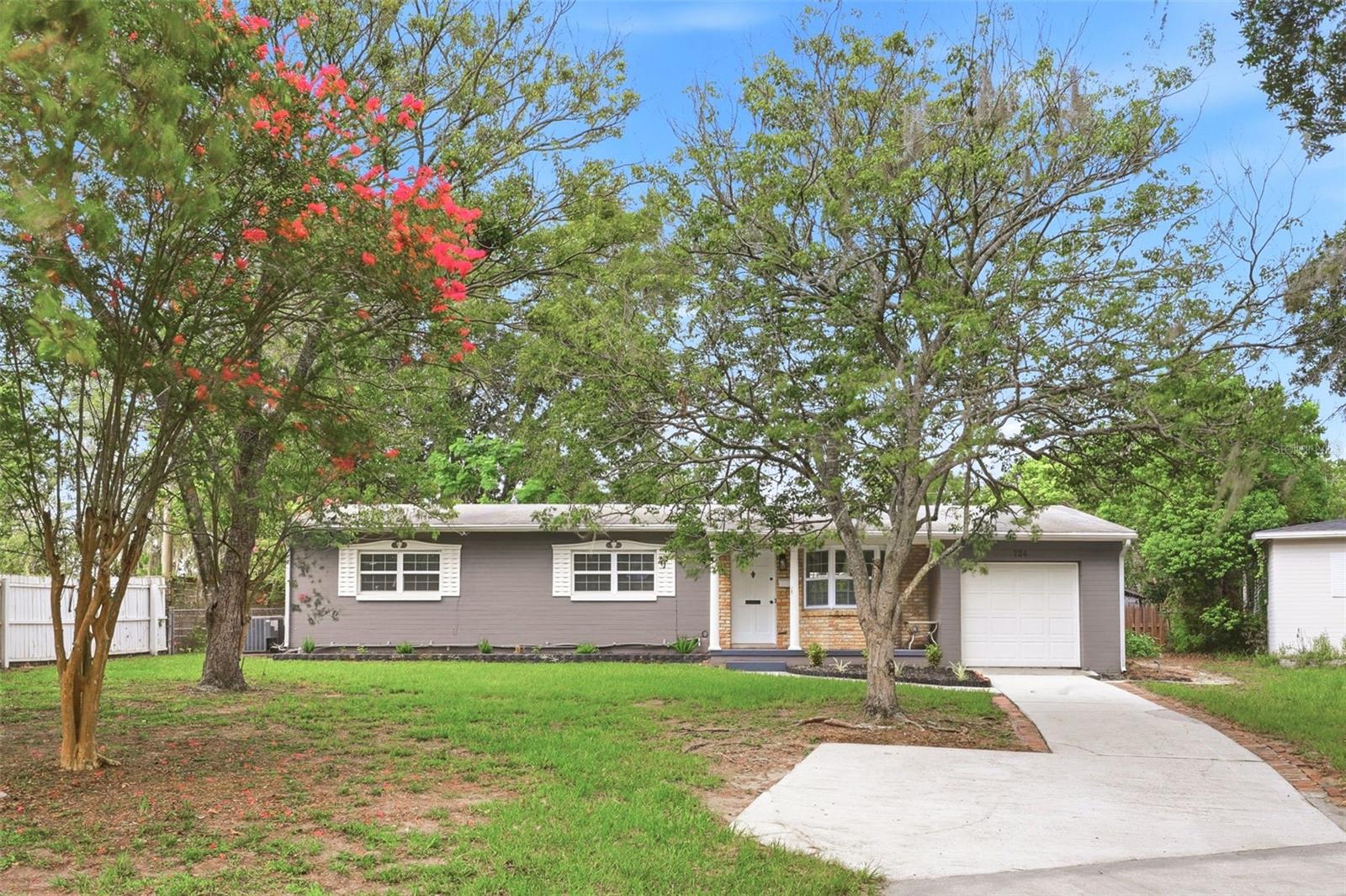 724 BRAIDWOOD LANE