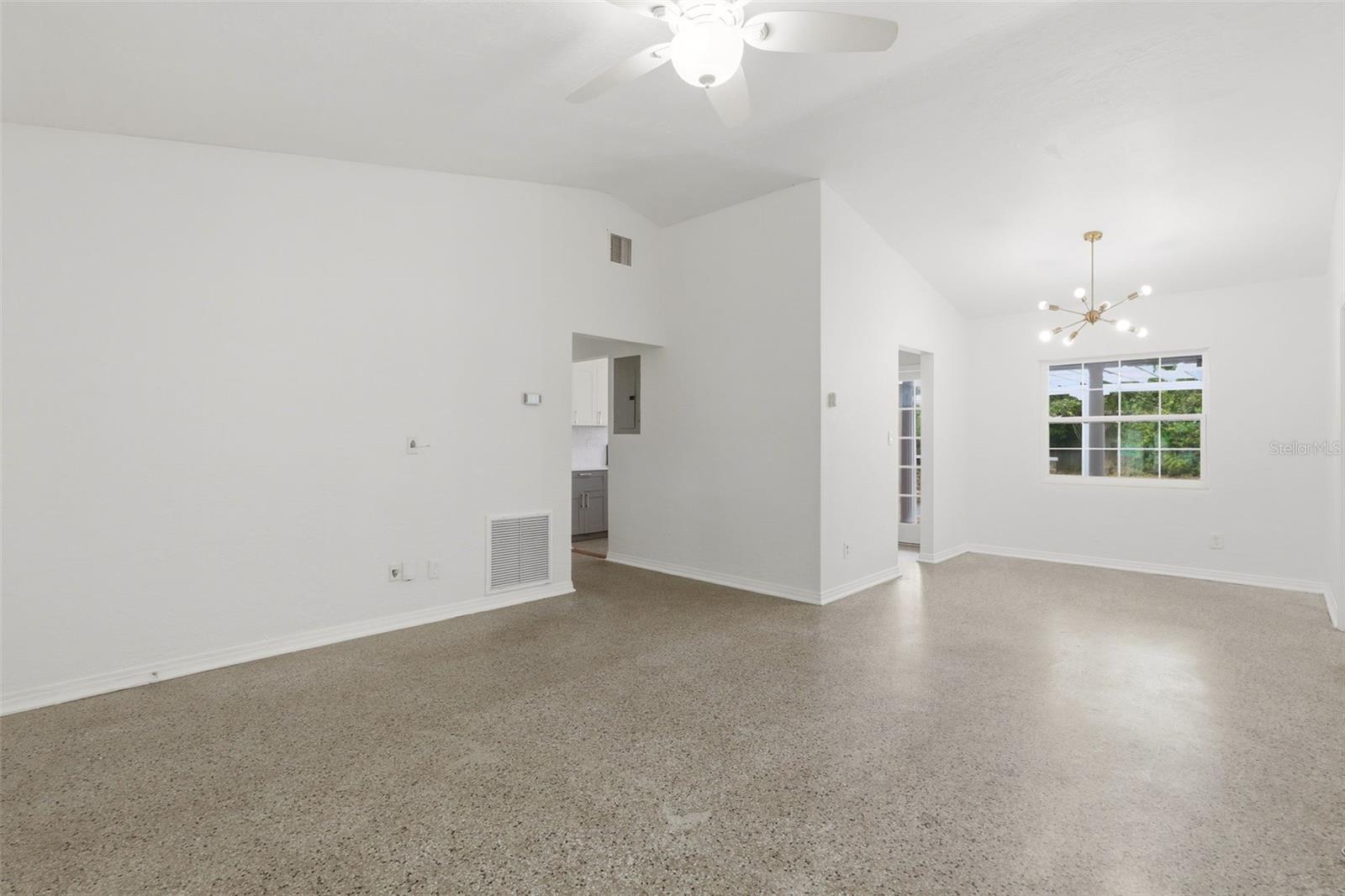 724 BRAIDWOOD LANE