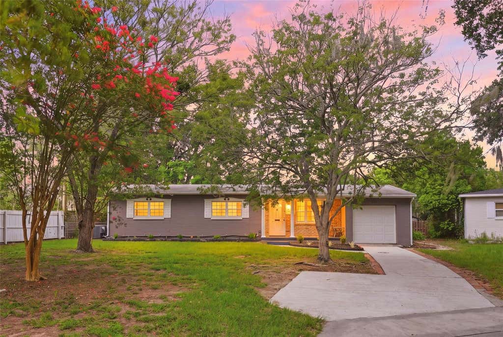 Photo of 724 Braidwood Lane, Orlando, FL 32803 (MLS # O6429806)