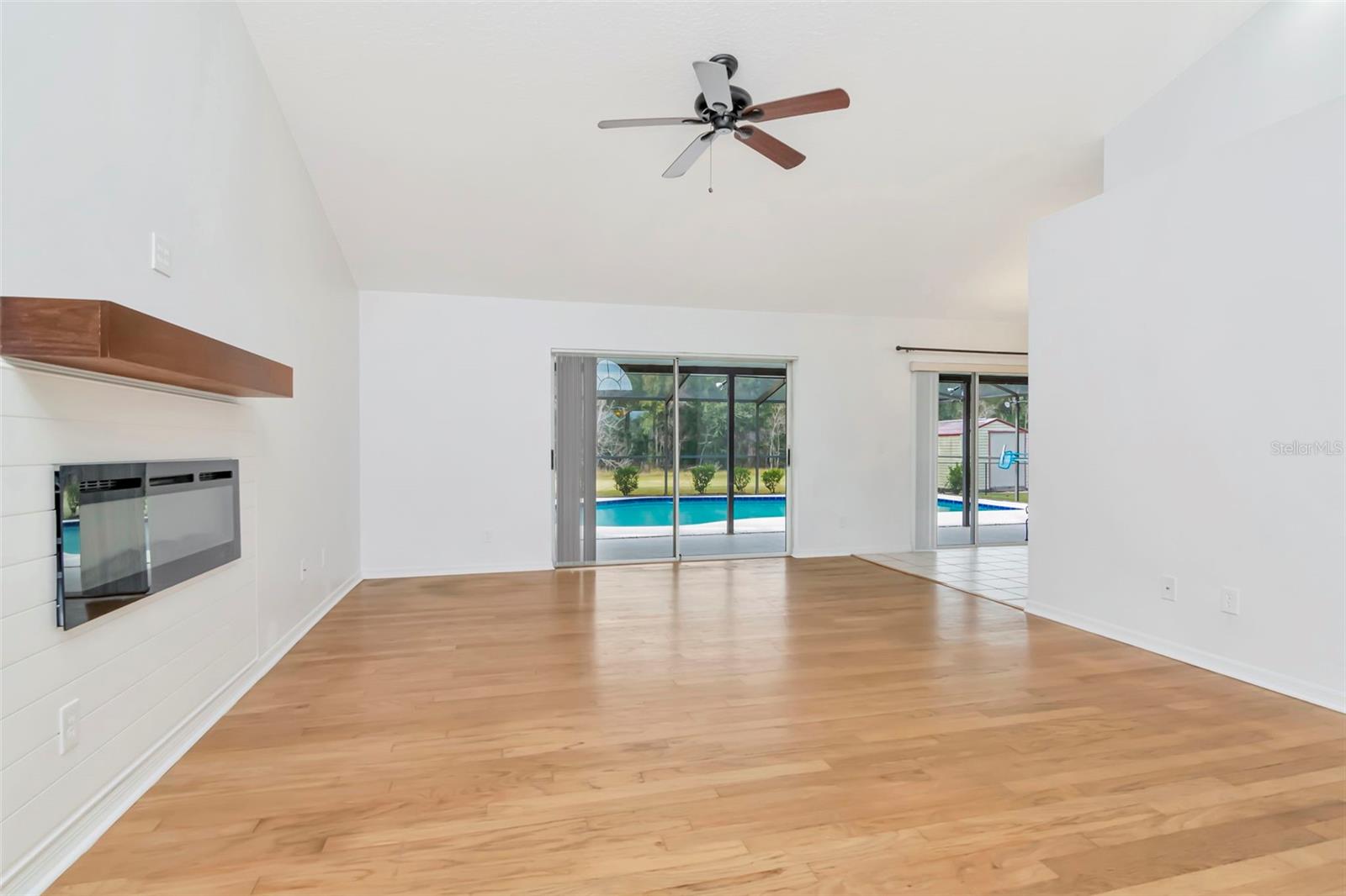 TURTLE LAKES - Residential