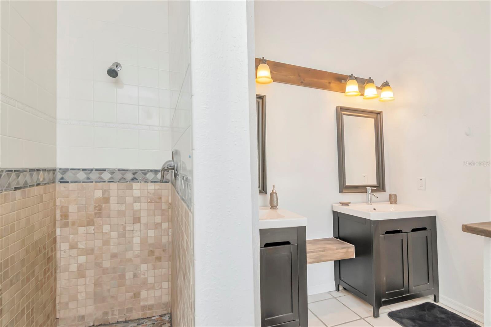 TURTLE LAKES - Residential