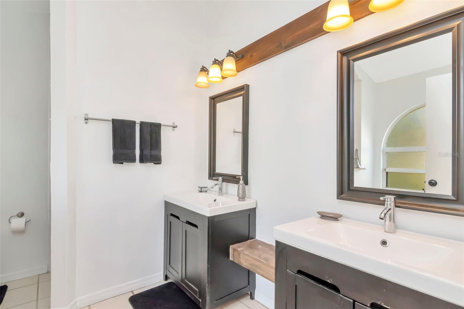 TURTLE LAKES - Residential