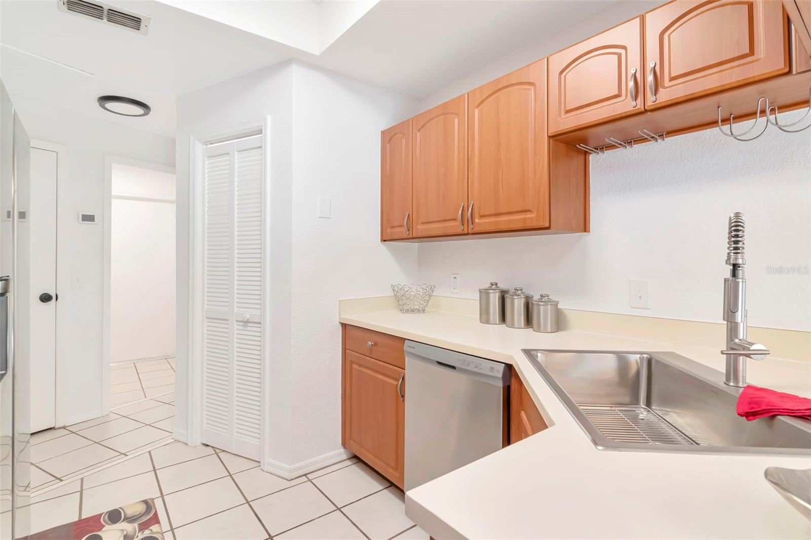 TURTLE LAKES - Residential