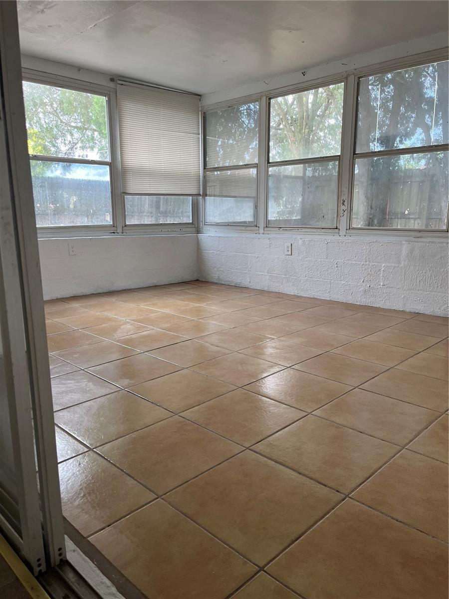 EMBASSY HILLS - Residential