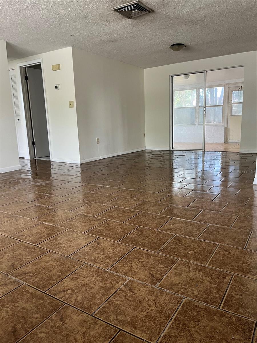 EMBASSY HILLS - Residential