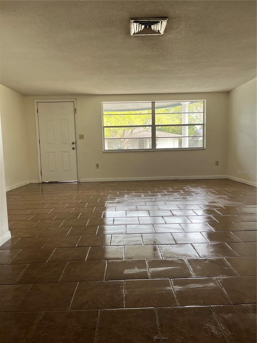 EMBASSY HILLS - Residential