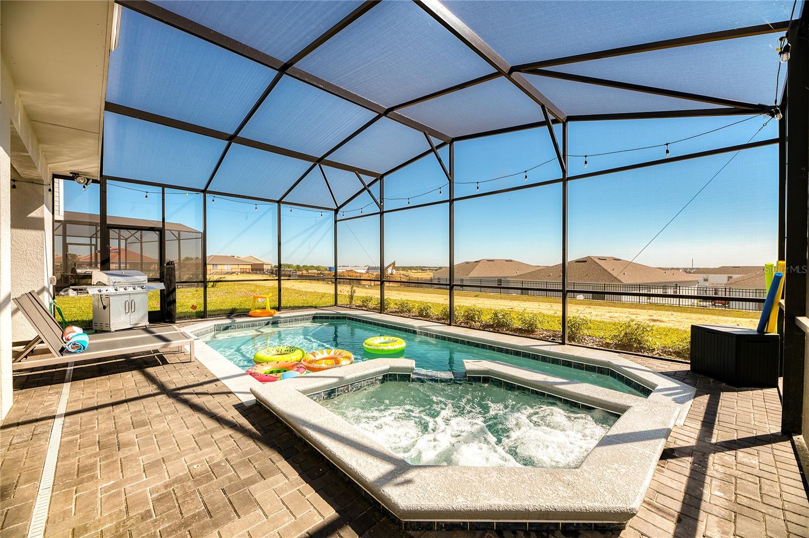 WINDSOR ISLAND RESIDENCE PH 2B - Residential