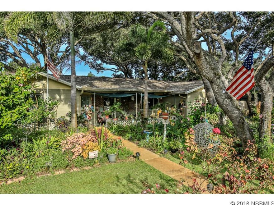 FANTASTIC BEACHSIDE HOME ..CENTRALLY LOCATED BETWEEN 3RD AVE AND FLAGLER. EASY WALK TO THE BEACH!!! 3 BEDROOM 2 BATH WITH GARAGE, GRANITE KITCHEN, SPACIOUS FENCED BACKYARD. ;Water: City