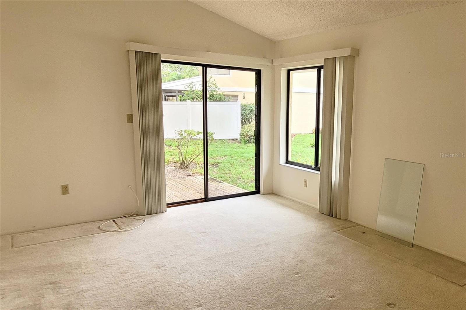 KNOLLS THE - Residential