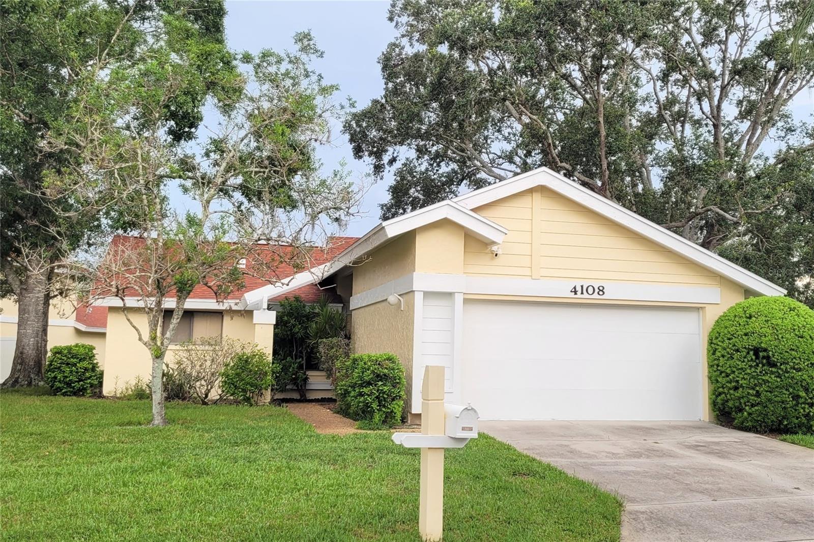 Unbeatable Value in Sarasota!
Welcome to the only property in Sarasota under $200,000 featuring a 2-Car Attached Garage — a rare find that won’t last long! Nestled on a corner lot in The Knolls at Bent Tree, this Detached, Free-Standing Villa offers 2 Spacious Bedrooms, 2 Bathrooms, an Eat-In Kitchen, Living Room, Dining Room, Open Patio, Water Filtration System, Low-Maintenance Living with the association covering Lawn Care and Freshly Painted in April 2025. Major updates include a New Roof (2023), New Hot Water Heater (2023), and AC (2016) for peace of mind. Located within the Bent Tree Golf Course community, home to a Par 72 Championship course and Semi-Private club, this 52-home enclave offers comfort, convenience, and Florida charm at an unbeatable price.
Don’t miss this opportunity — schedule your showing today!