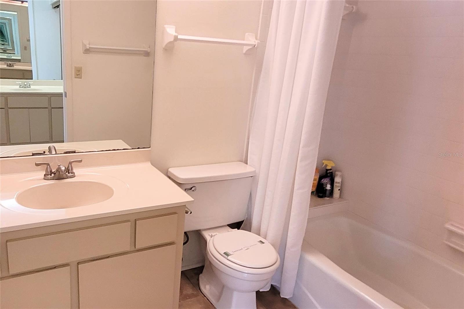 KNOLLS THE - Residential