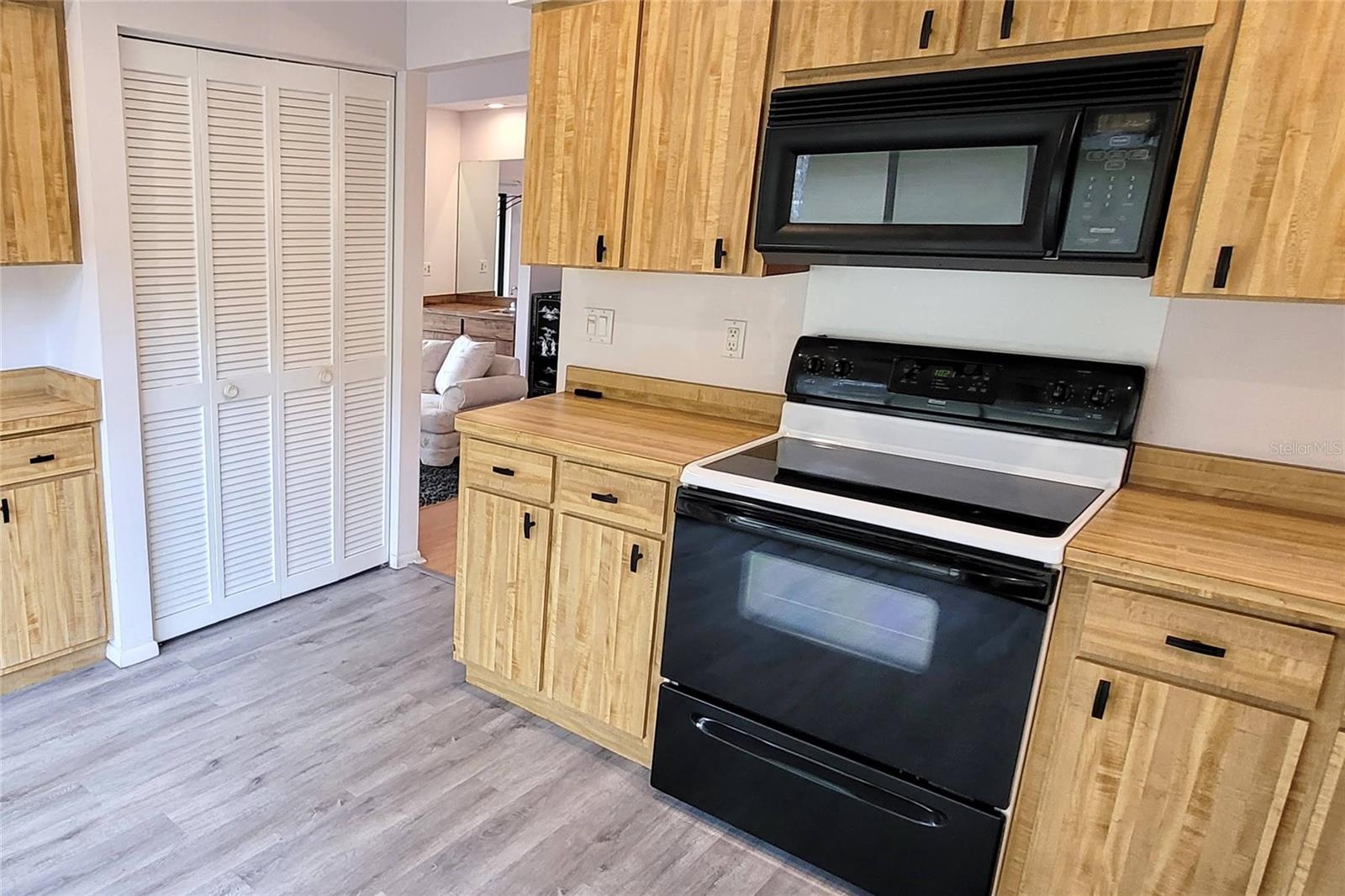 KNOLLS THE - Residential