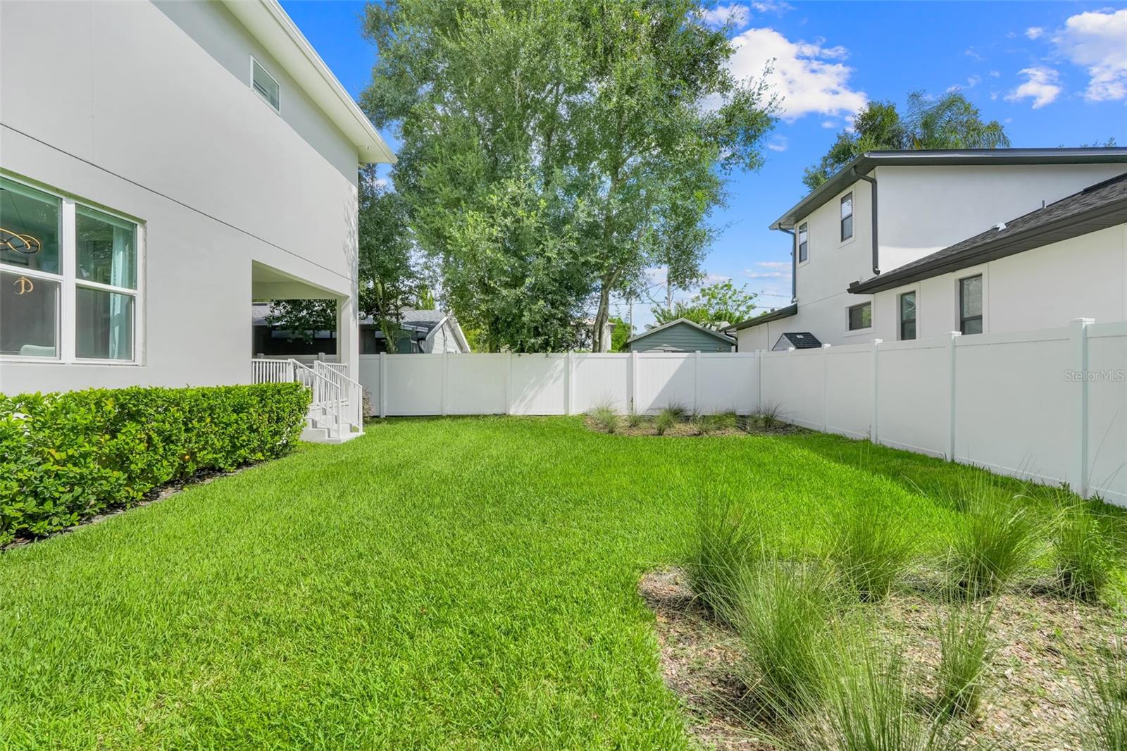 HOUR GLASS LAKE PARK - Residential
