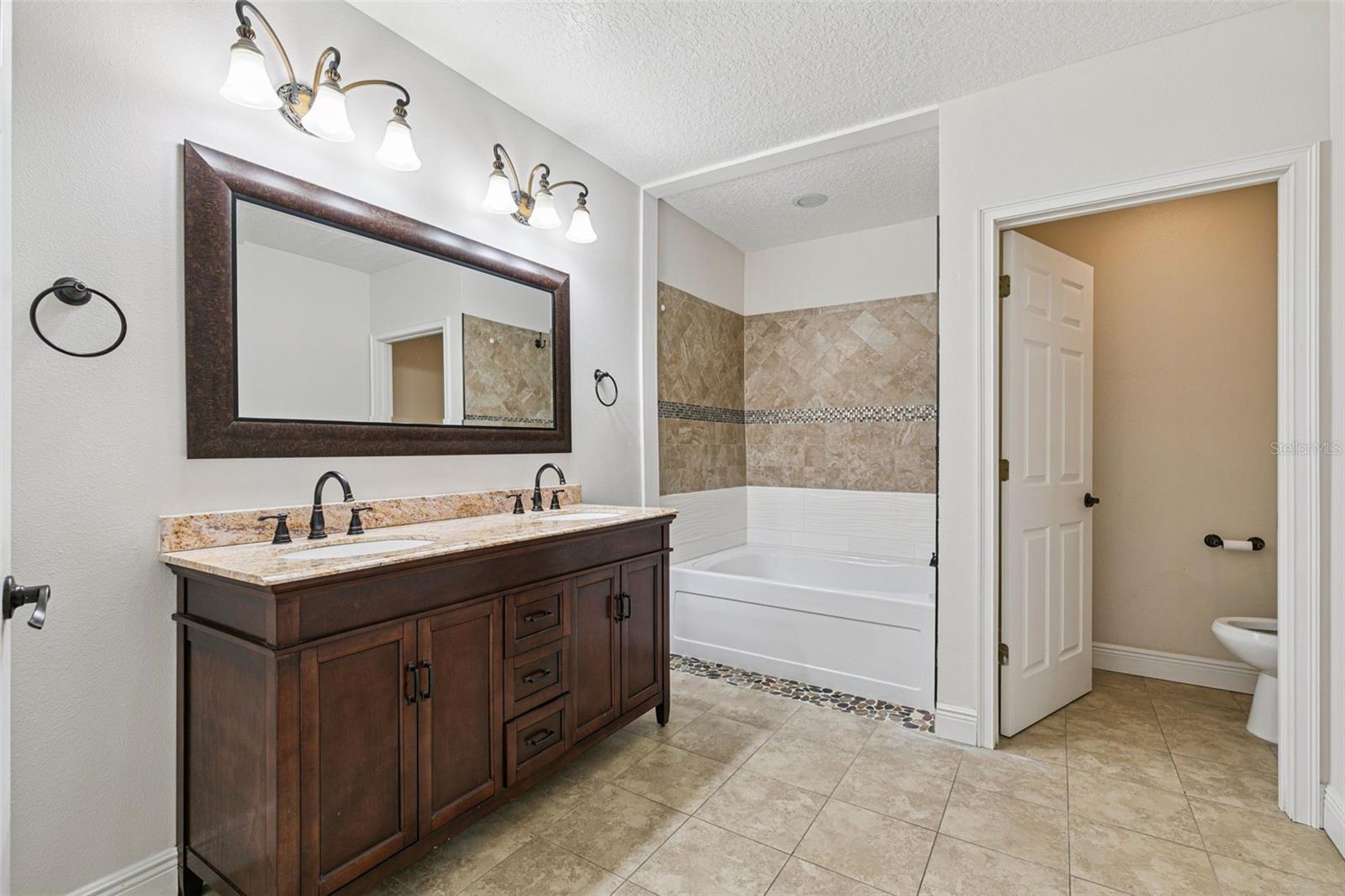 E E HARDYS SUB - Residential