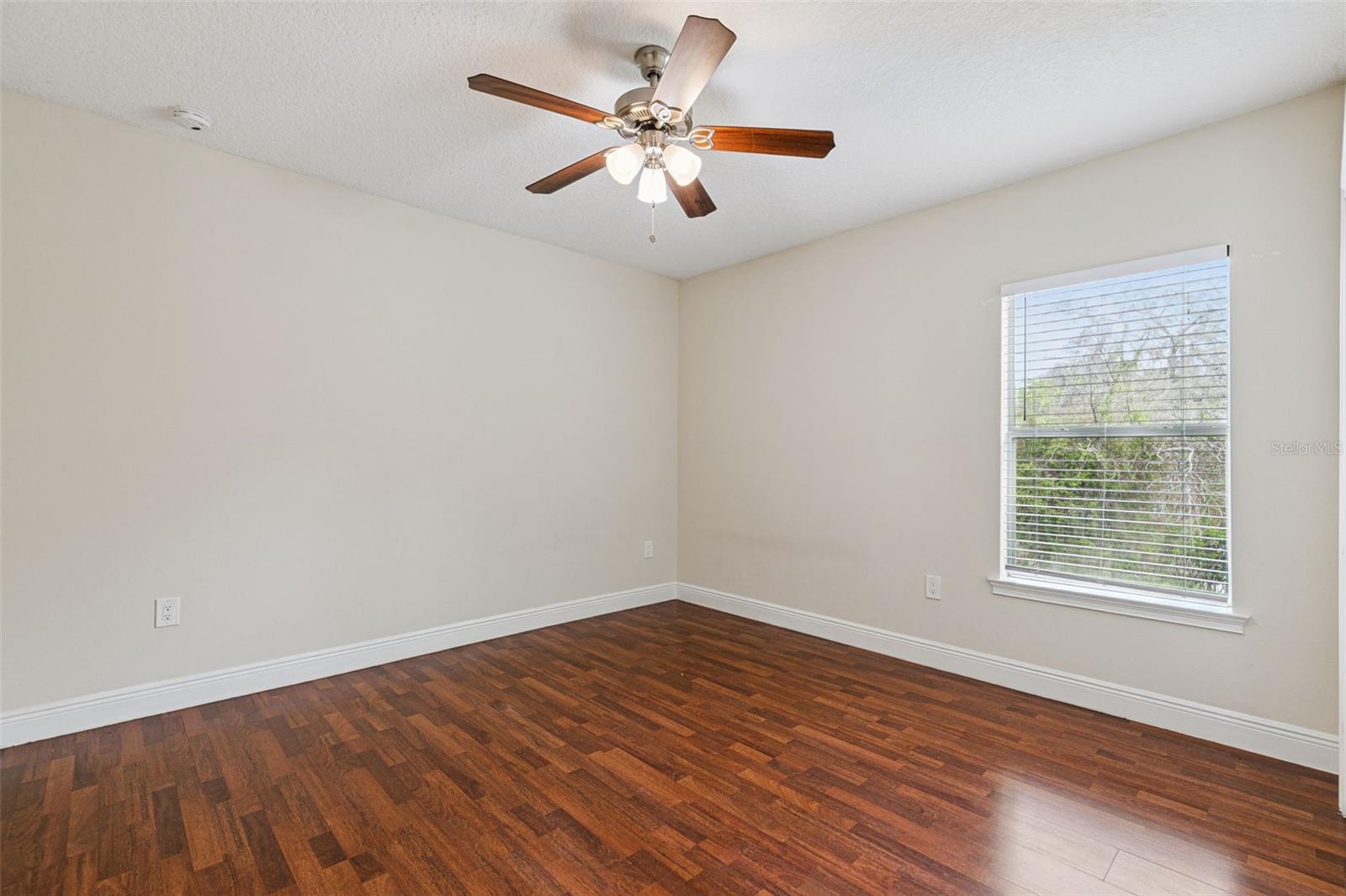 E E HARDYS SUB - Residential