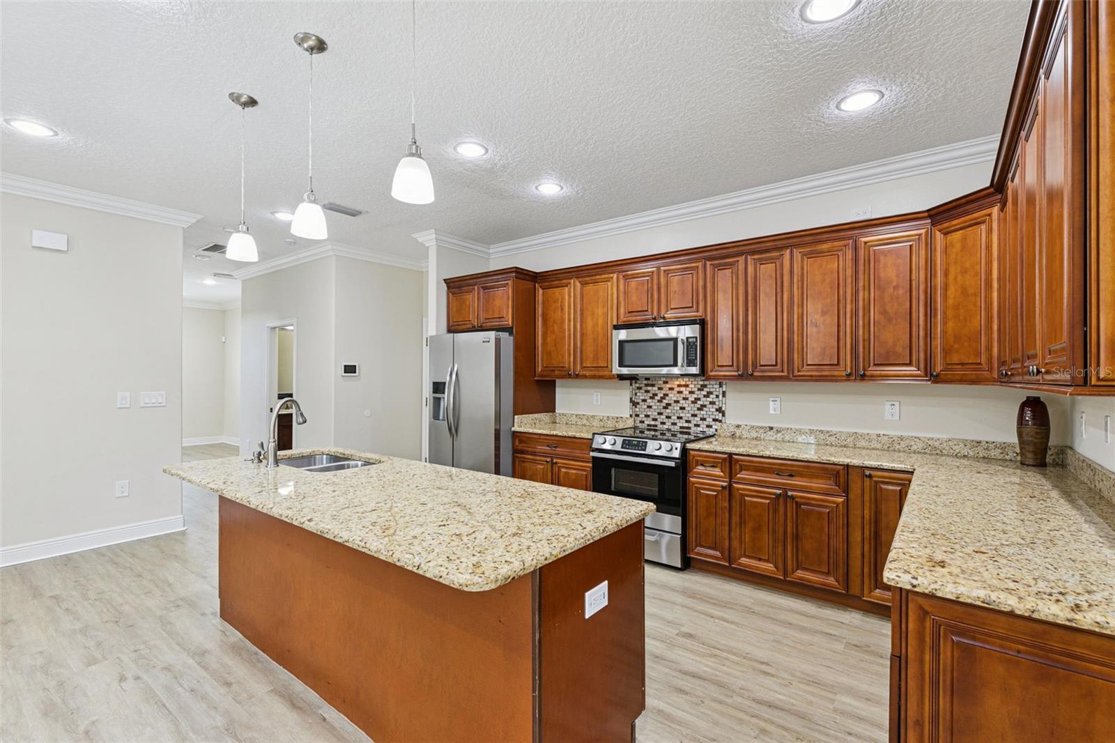 E E HARDYS SUB - Residential