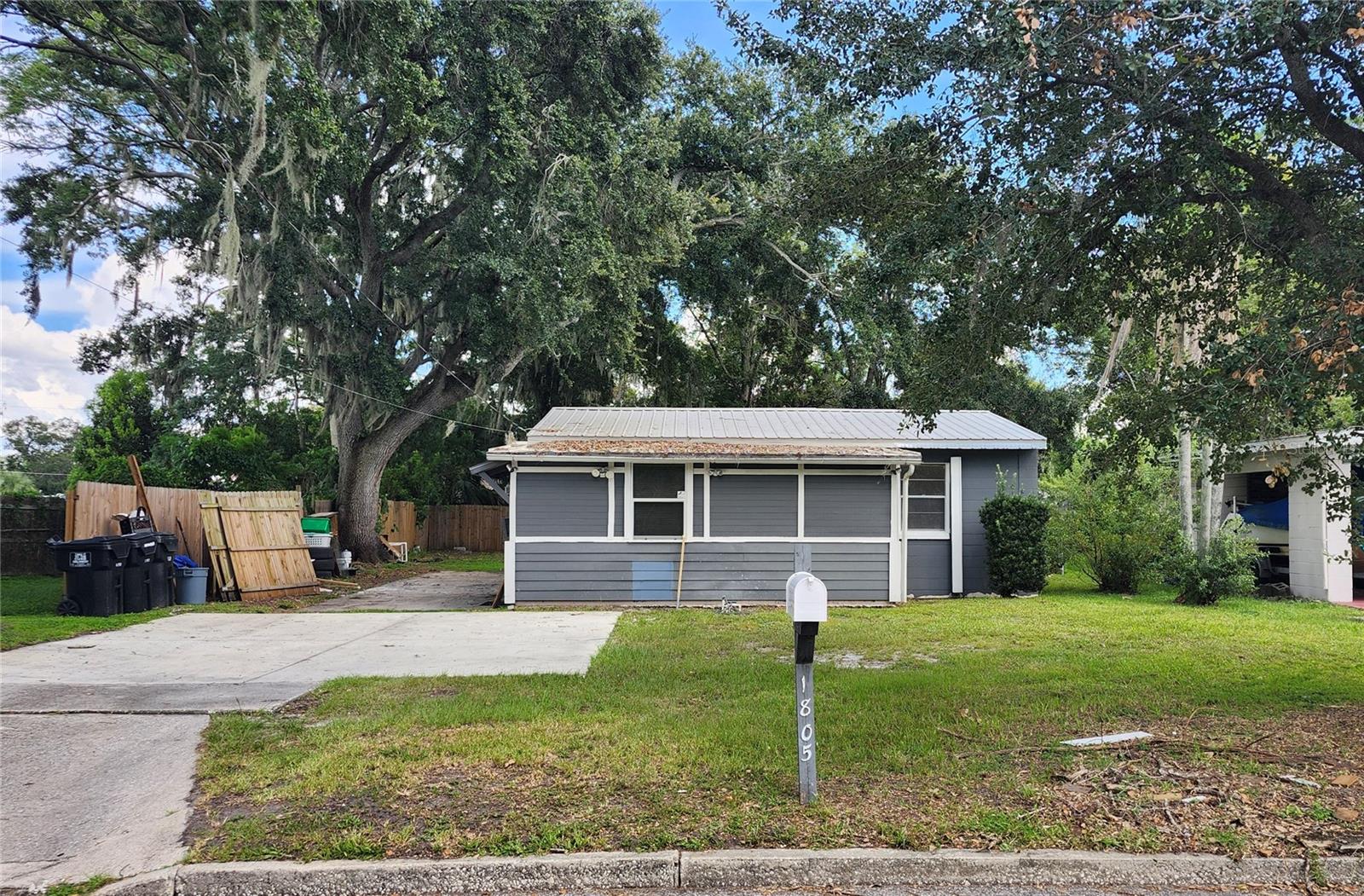 Investor Special! Dont miss this investment opportunity to start your next project. This 2-bedroom, 1-bath home in the heart of Orlando is a prime opportunity for cash buyers looking to renovate or add to their rental portfolio. Property is being sold AS-IS with no repairs.