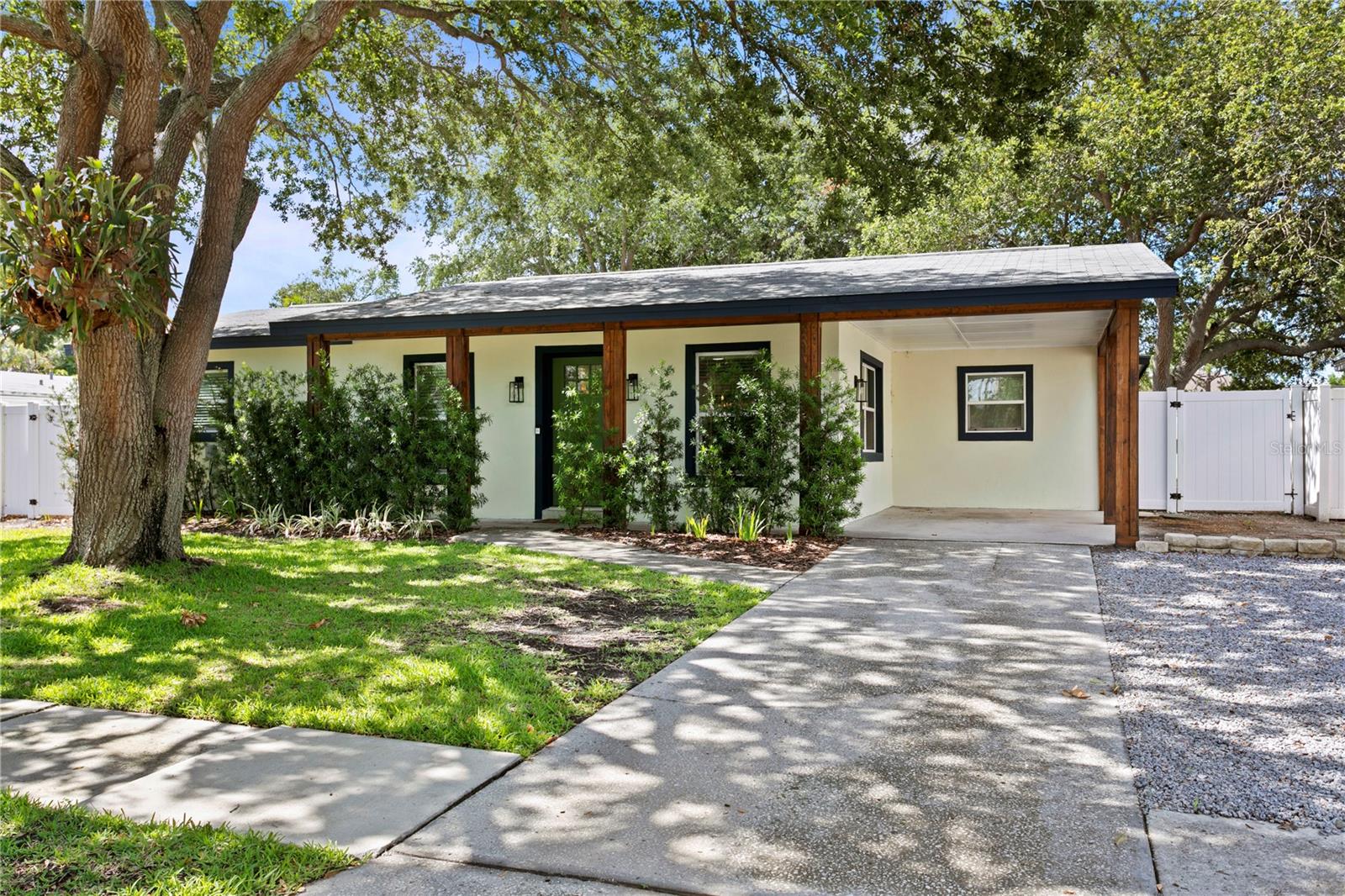 2912 W WINTHROP ROAD