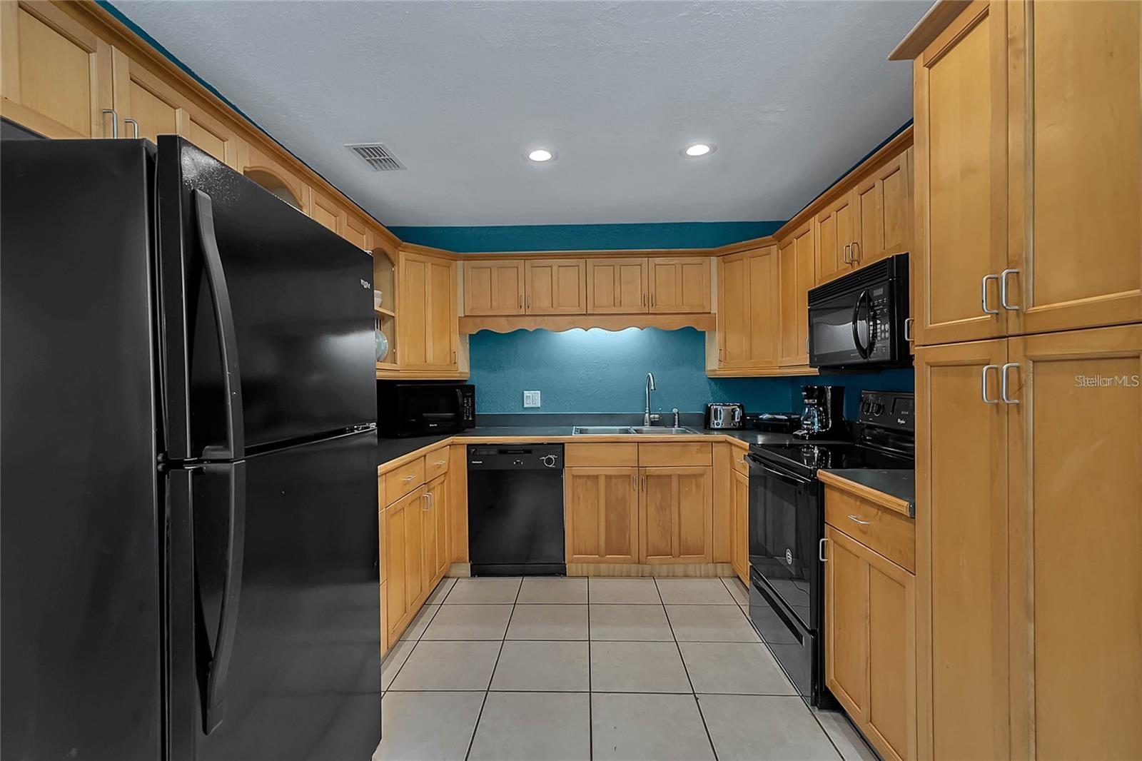 SHADOW BAY SPGS - Residential