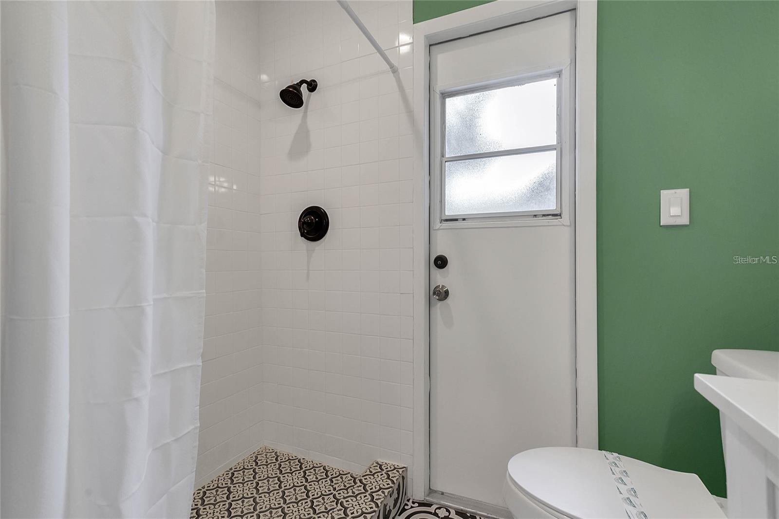 SHADOW BAY SPGS - Residential