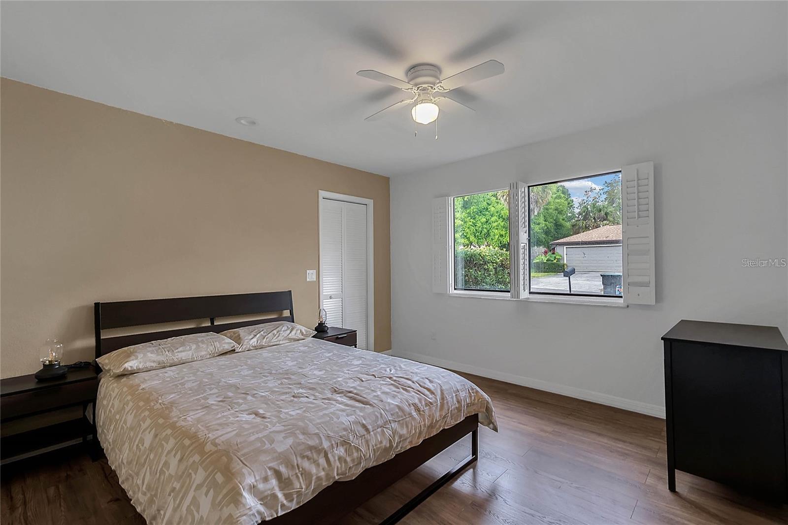 SHADOW BAY SPGS - Residential