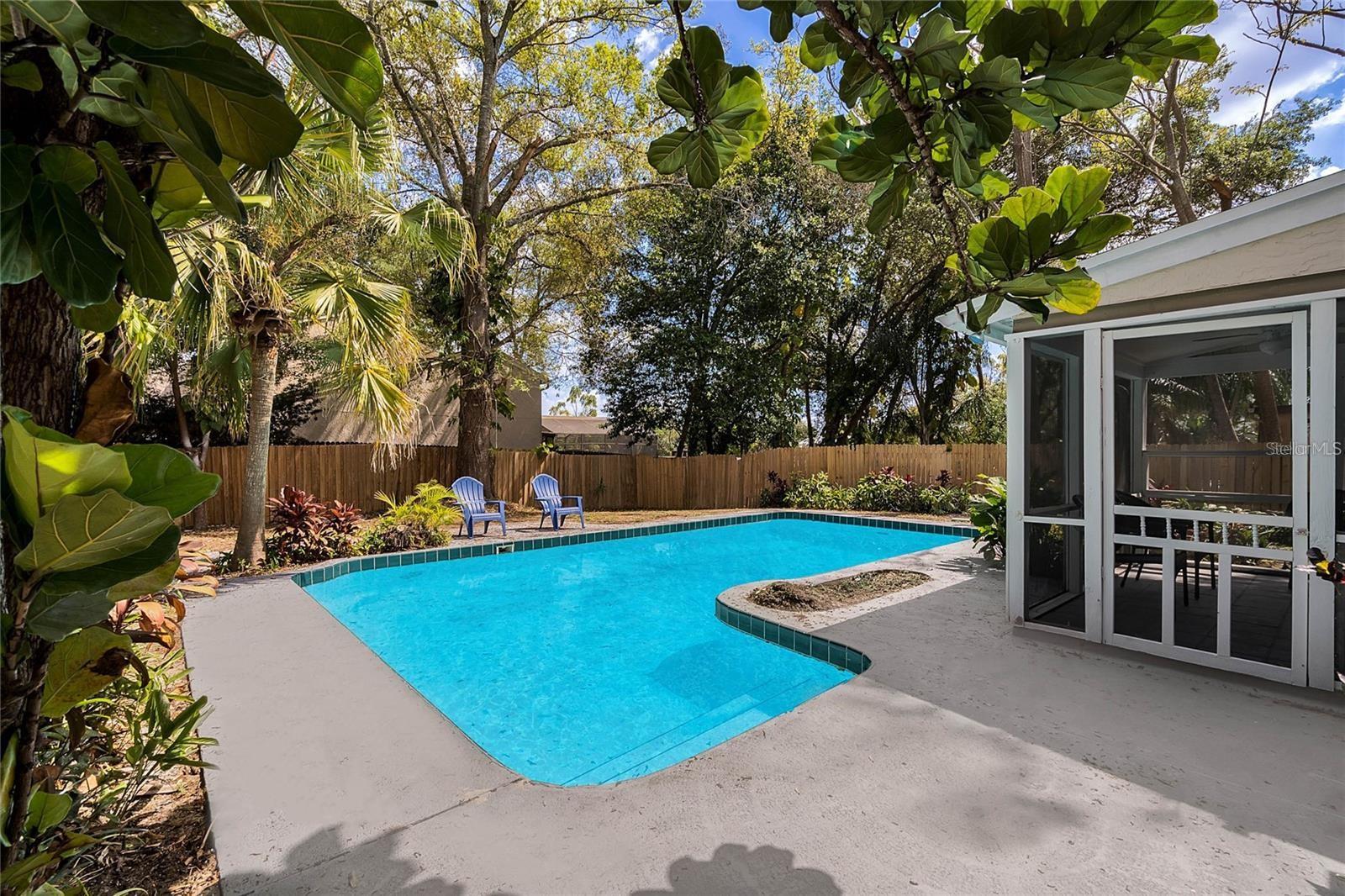 SHADOW BAY SPGS - Residential