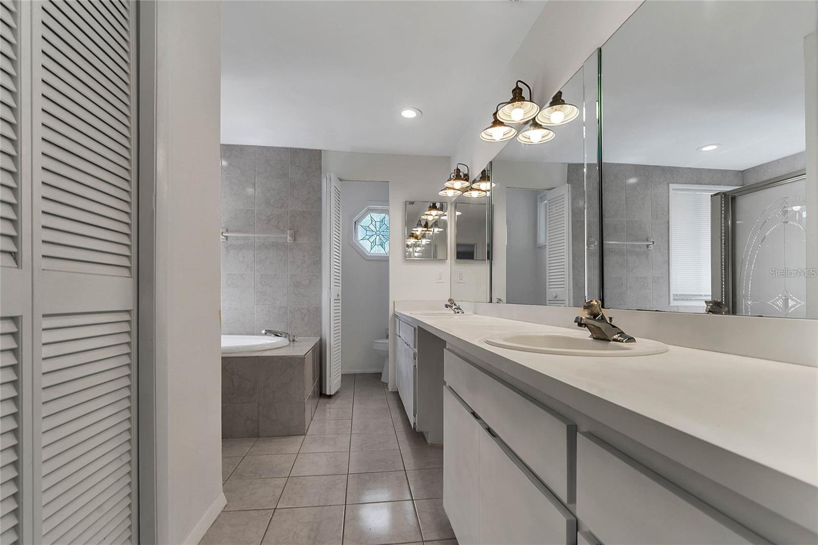 SHADOW BAY SPGS - Residential