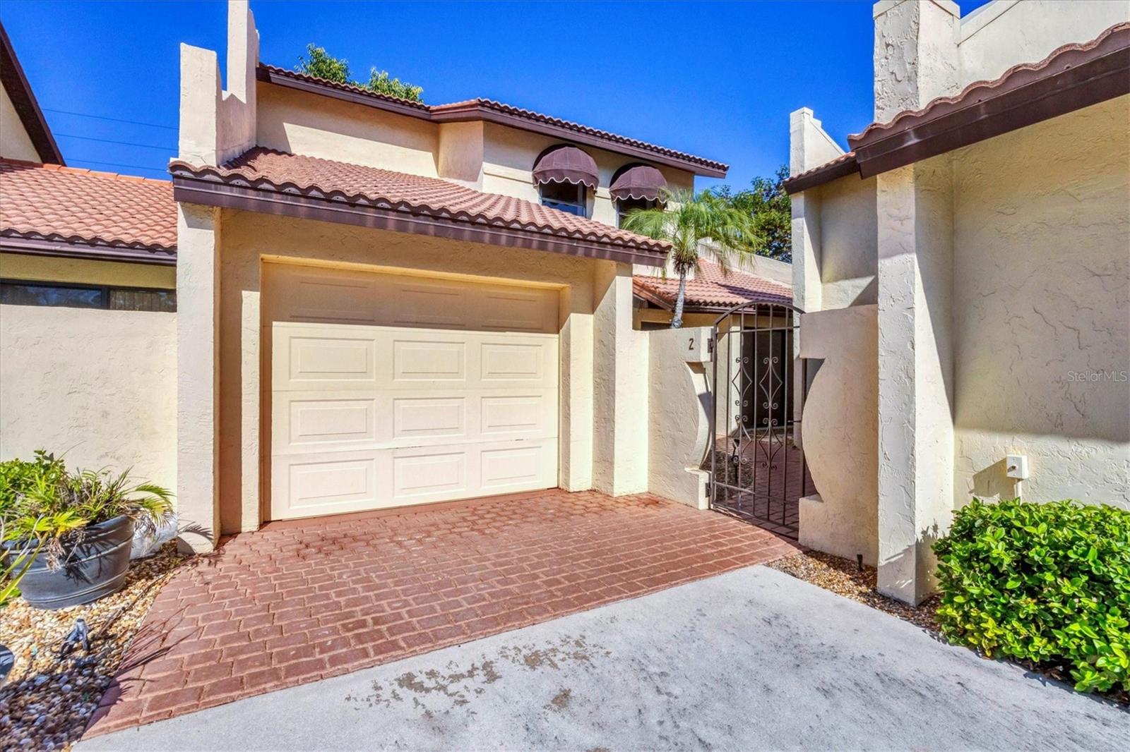 FOUR HUNDRED FORTY PLACE - Residential