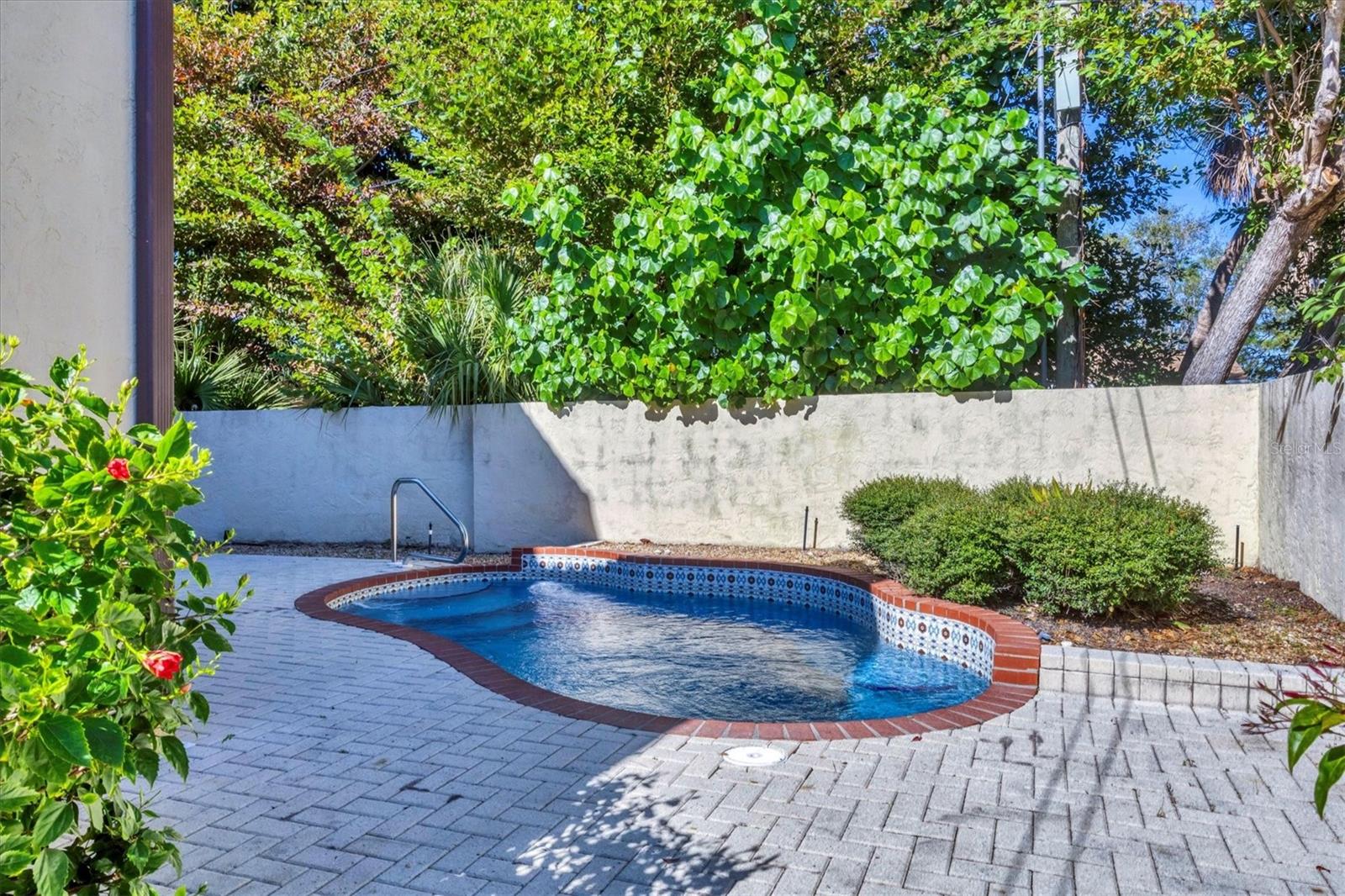 FOUR HUNDRED FORTY PLACE - Residential