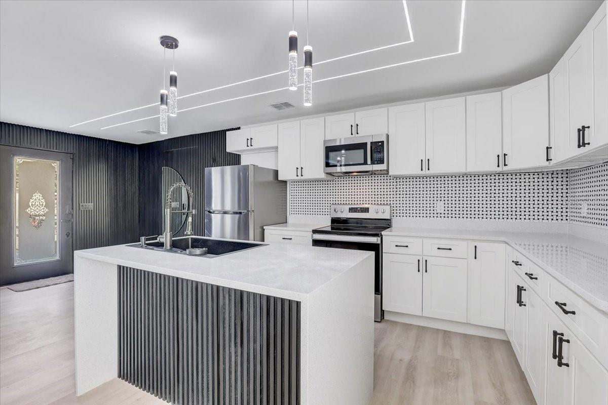 CLAIR MEL CITY UNIT 31 - Residential