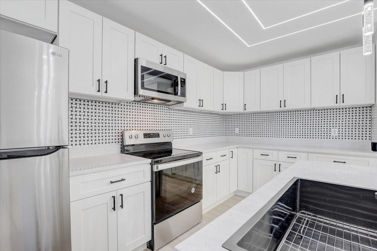 CLAIR MEL CITY UNIT 31 - Residential