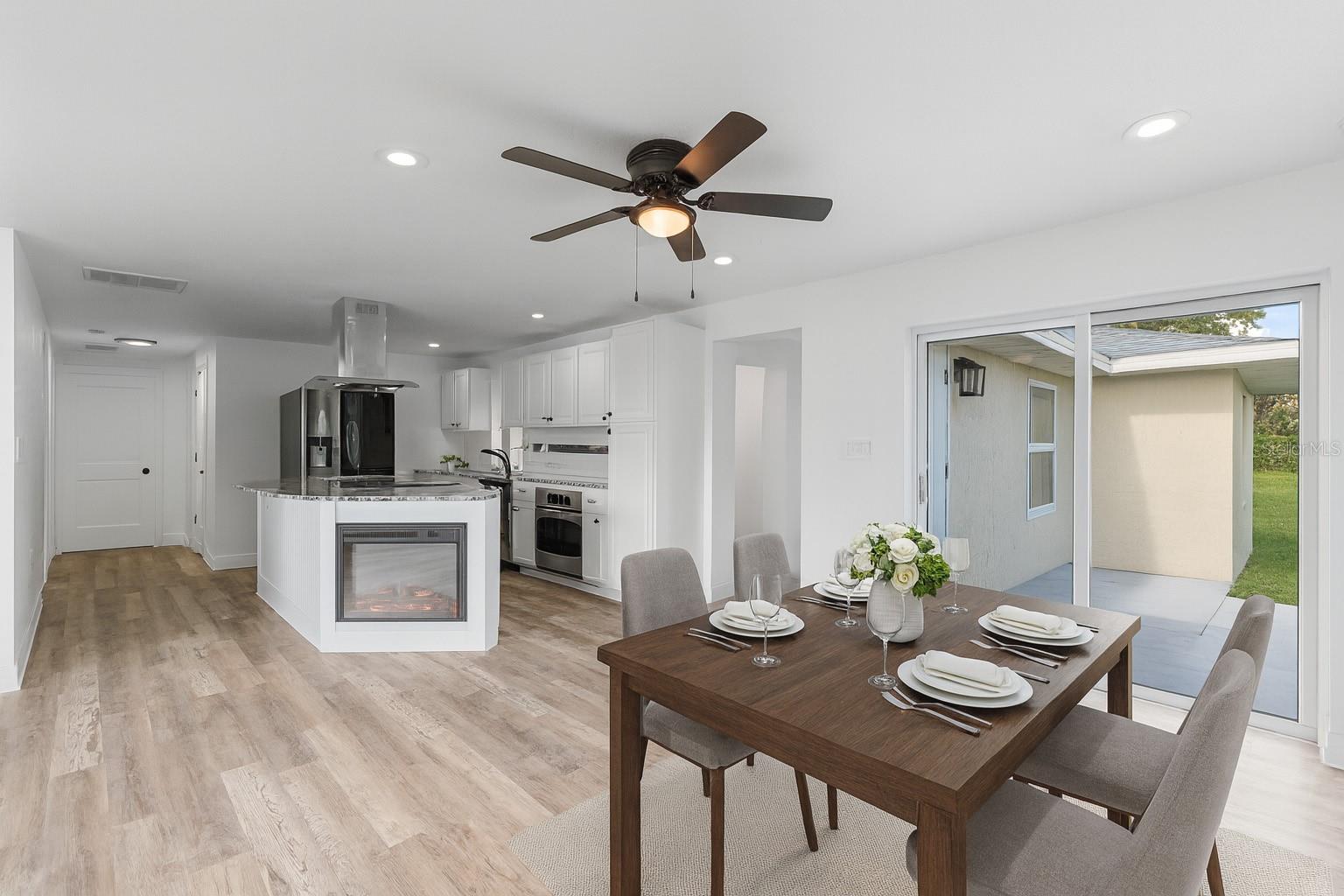 1518 LAKESIDE DRIVE