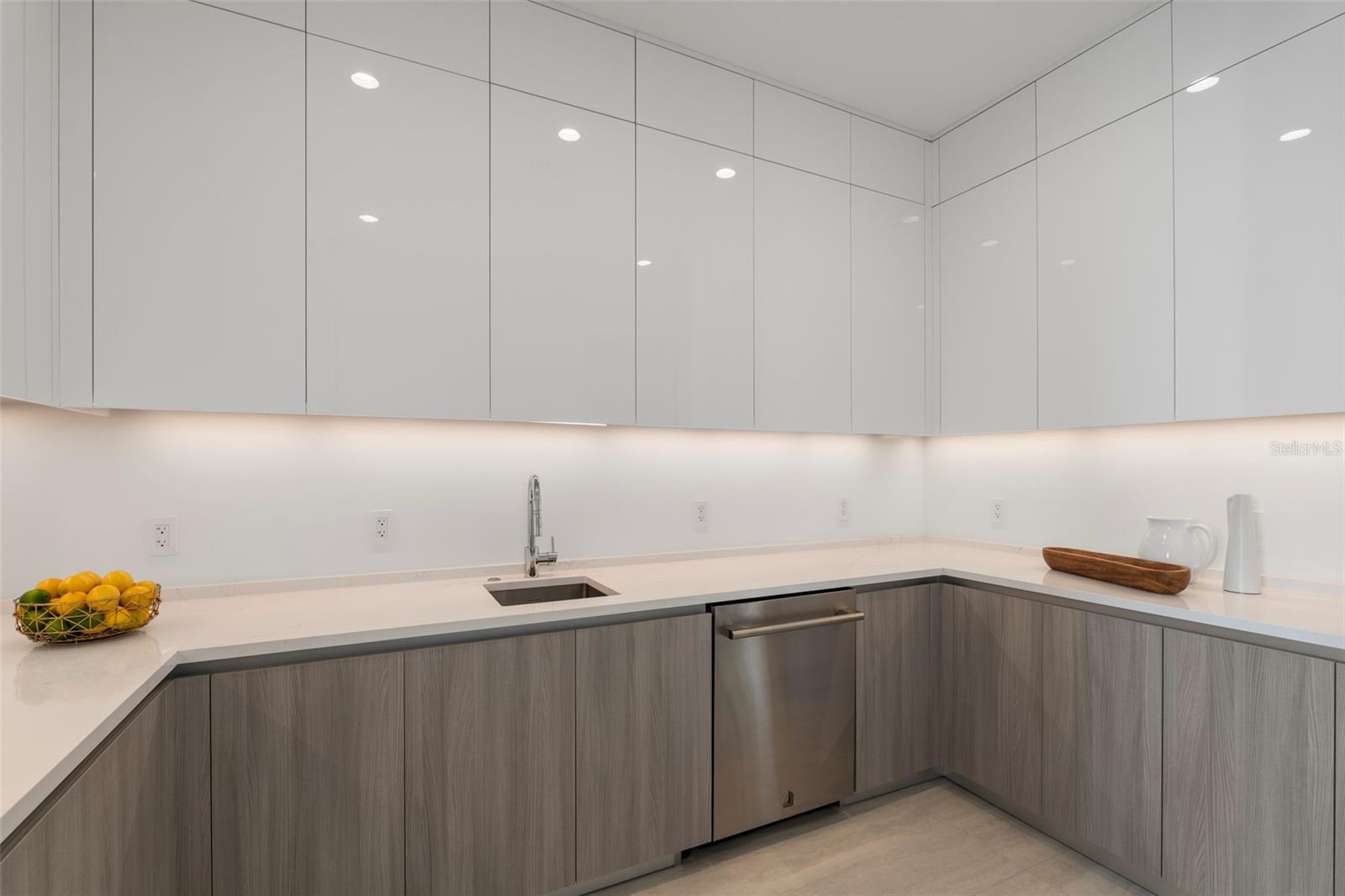 BAYSO SARASOTA - Residential