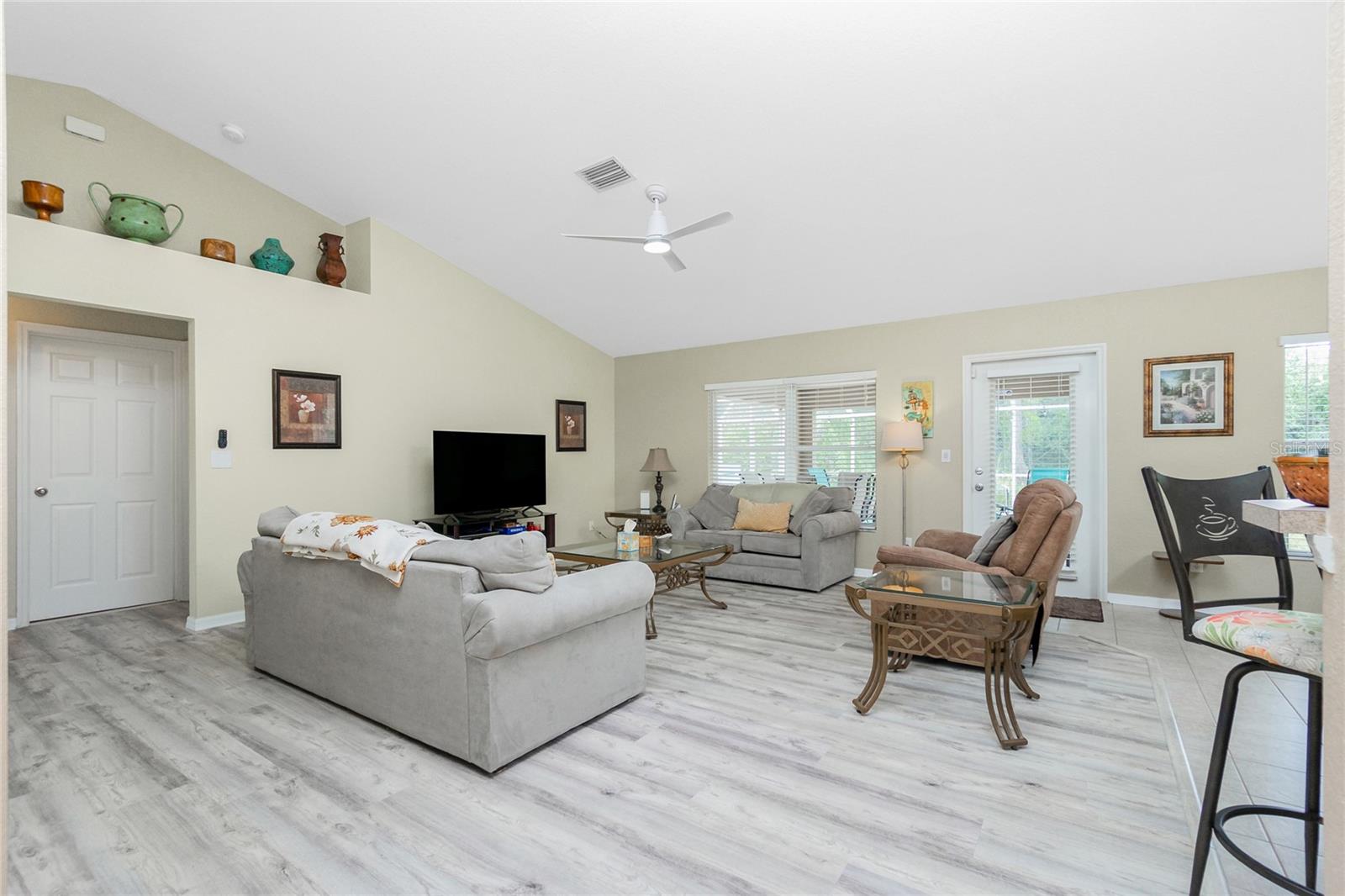 1247 NORA LANE