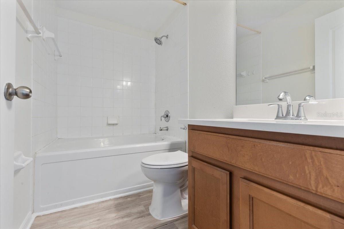 EILAND PARK TWNHMS - Residential Lease