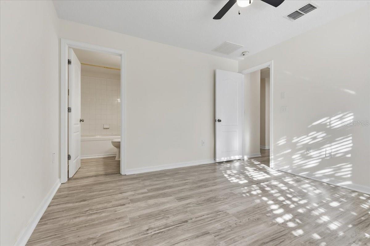 EILAND PARK TWNHMS - Residential Lease