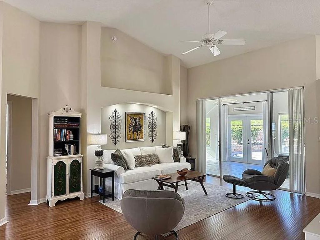 Photo of 4803 Sawgrass Lake Circle, Leesburg, FL 34748 (MLS # G5106470)