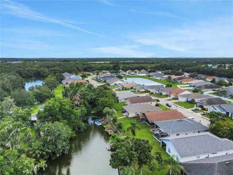 A home in LAKELAND