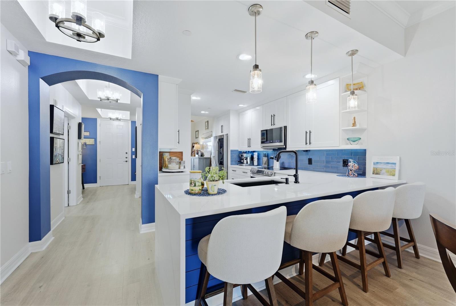 5531 CANNES CIRCLE 403